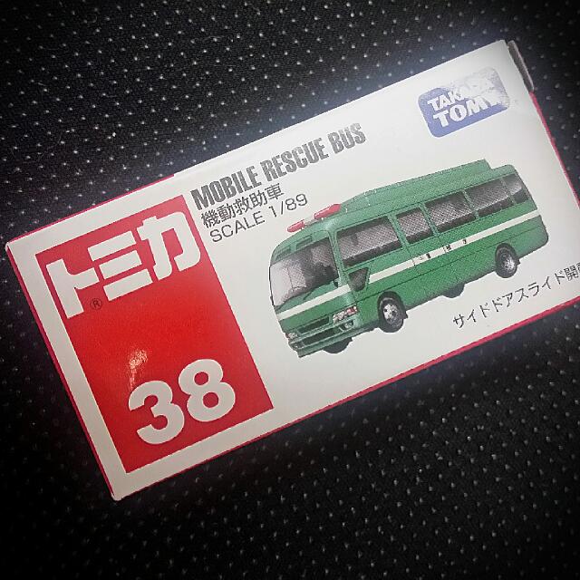 Tomy Takara 38 Mobile Rescue Bus 機動救助車仔 玩具 遊戲類 玩具 Carousell