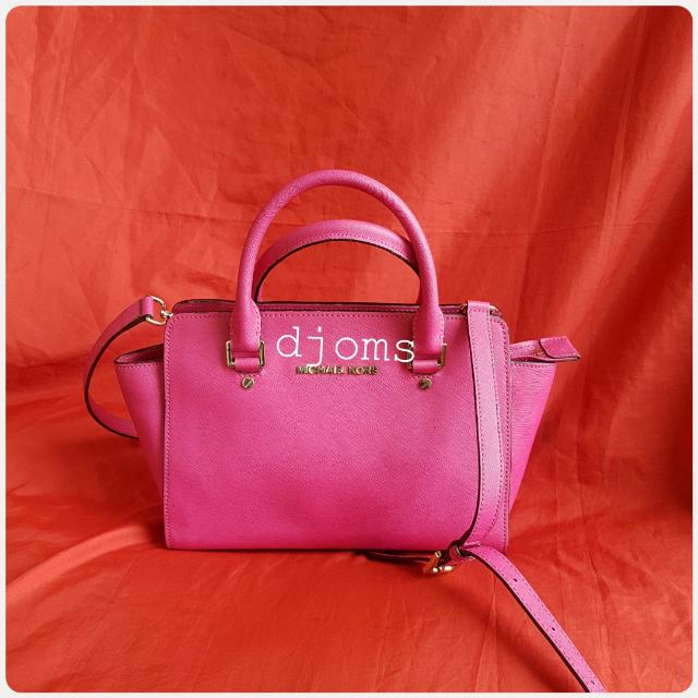 Michael Kors Selma Medium(with strap), Luxury, Bags & Wallets on Carousell