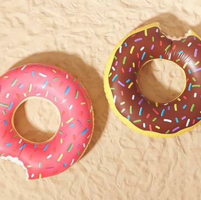 Donut Floater (Category: Other Baby Bathing & Changing Needs) located in Makati City. Submitted by behonestdear (Listing ID 112181269, Image 2). Description: .