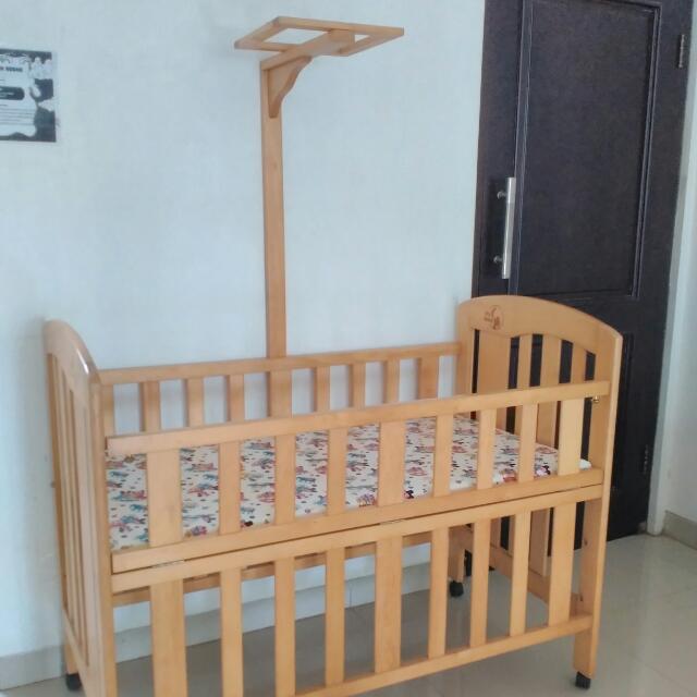 preloved baby crib