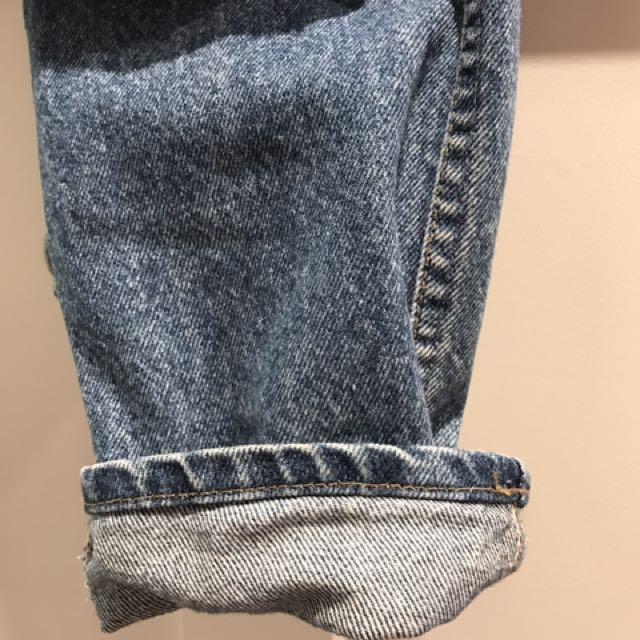 vintage high rise levi jeans
