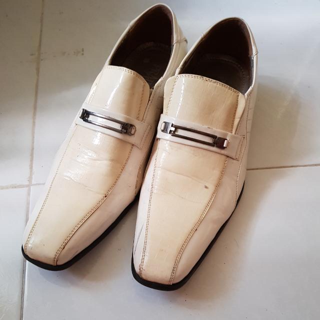 fake leather shoes