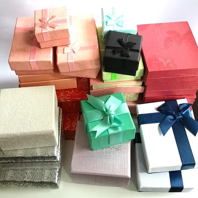 環保免費送禮物盒飾物盒首飾盒小禮盒禮品盒包裝盒戒指盒遊戲小禮物派禮物Free Gift Box Boxes 紙盒飾品盒, 女裝, 手袋及銀包, 環保免費送禮物盒飾物盒首飾盒小禮盒禮品盒包裝盒戒指盒遊戲小禮物派禮物Free Gift Box Boxes 紙盒飾品盒, 女裝, 手袋及銀包,