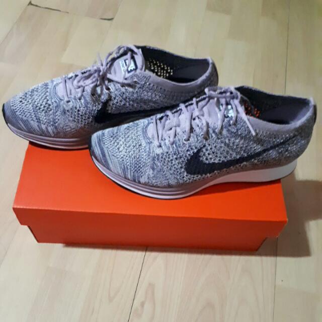 Bnib us8.5 Nike Flyknit Racer Lavender Men s Fashion Footwear