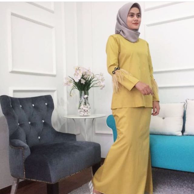 Bulu Ostrich Mini Kurung Women S Fashion Clothes Others On Carousell