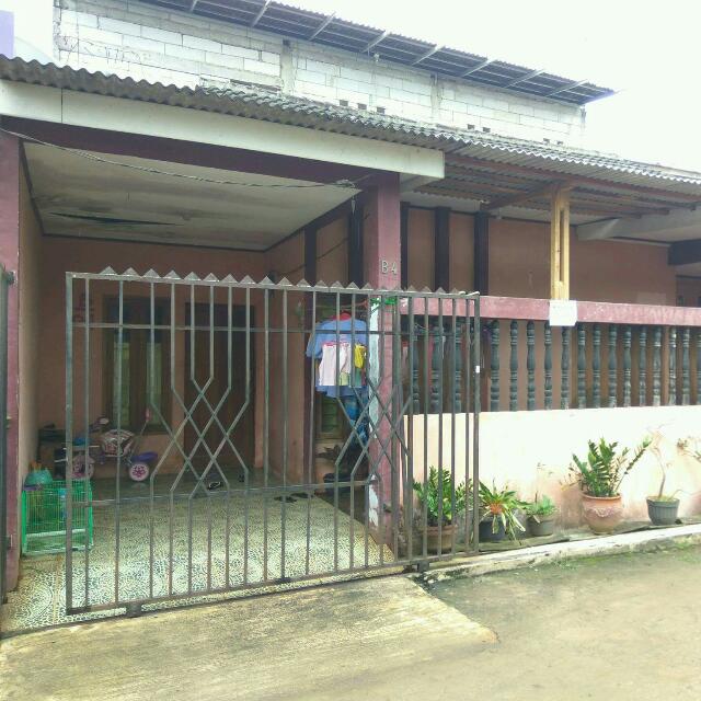 Di Jual Rumah Second 2 Lantai 2 Rumah Harga 1 Rumah Properti Dijual Di Carousell