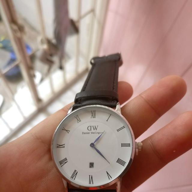 Dw watch with on sale date