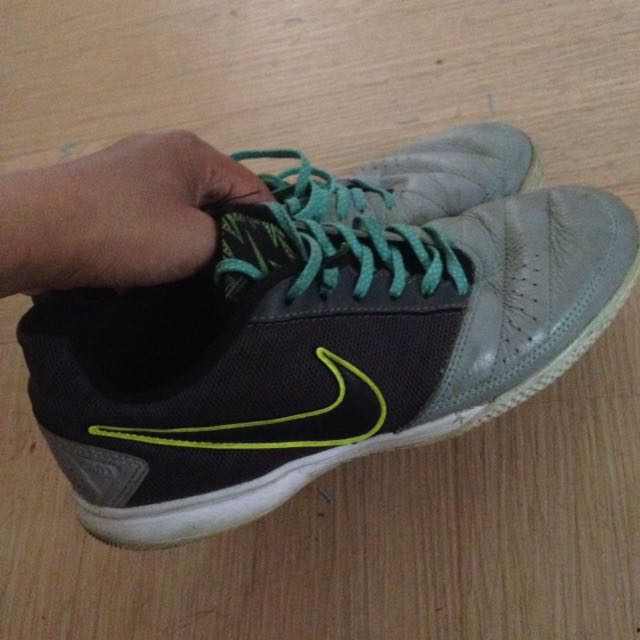 Nike Gato Uk 39 Fesyen Pria Sepatu di Carousell
