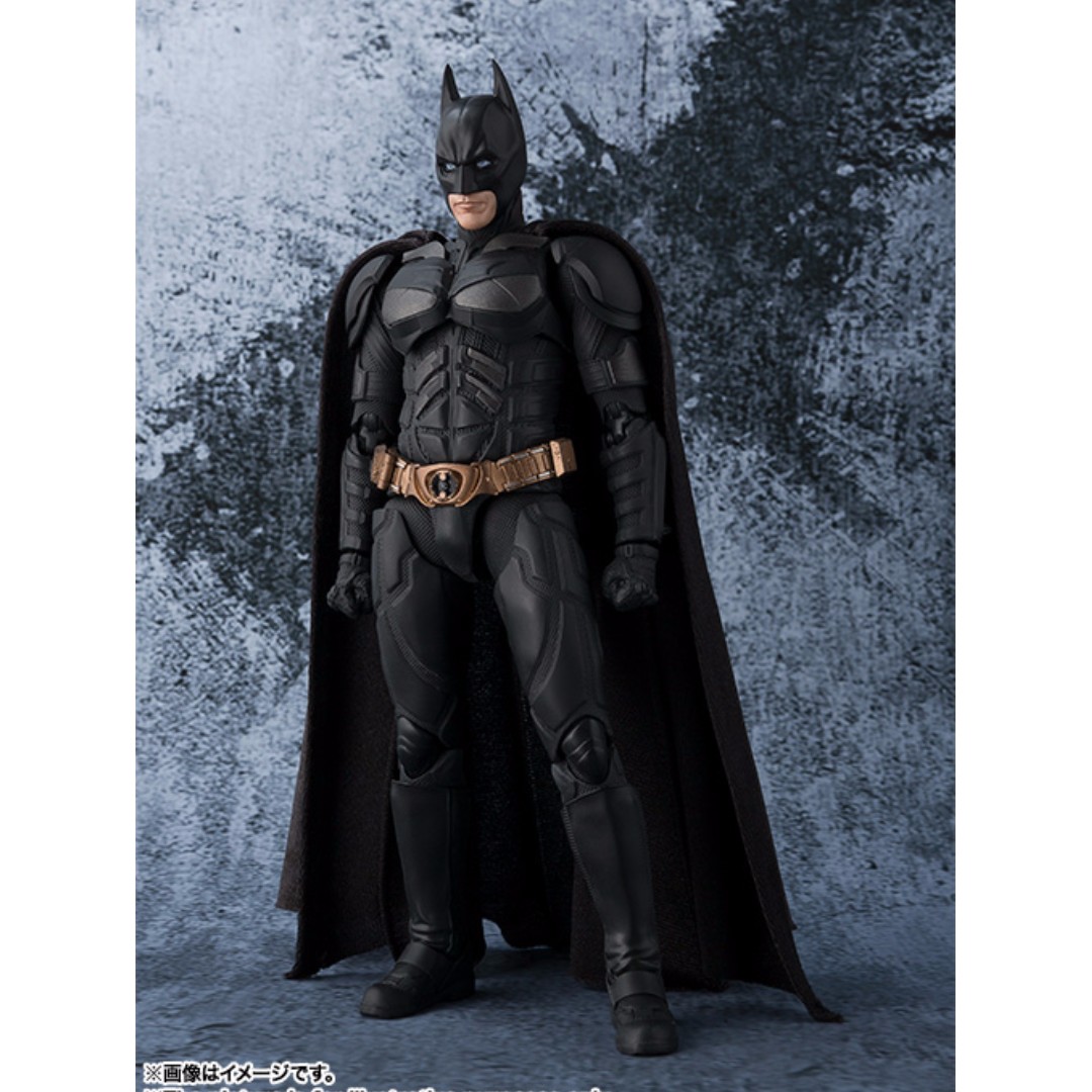 Bandai . Figuarts SHF Batman (The Dark Knight), Hobbies & Toys, Toys &  Games on Carousell