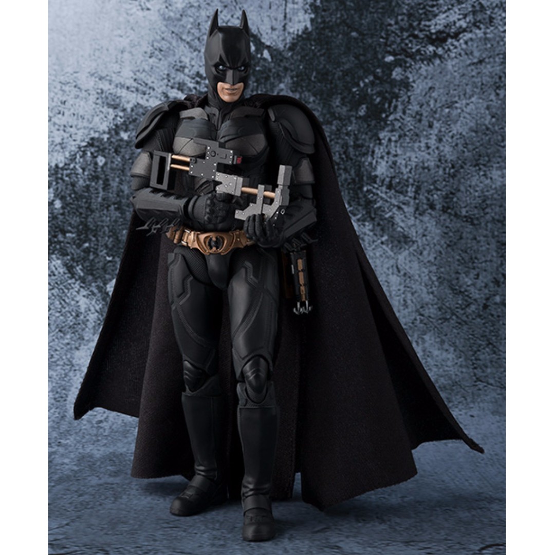 Bandai . Figuarts SHF Batman (The Dark Knight), Hobbies & Toys, Toys &  Games on Carousell