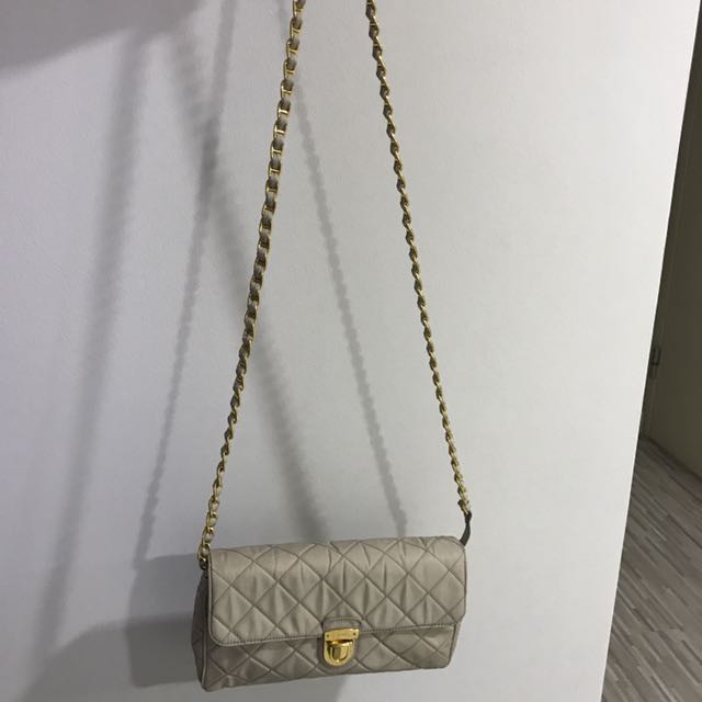 Prada (Category: Purses & Pouches) located in Singapore. Submitted by emily_hdyh (Listing ID 82296713, Image 2). Description: .