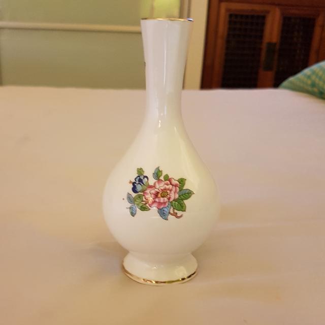 Aynsley Pembroke Vase Furniture Home Decor On Carousell