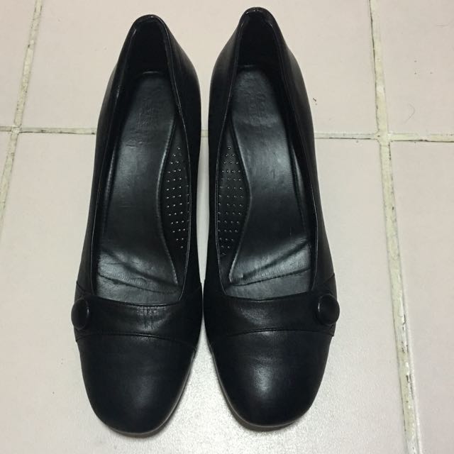 Bata Black Leather Pump Shoes, Women's Fashion, Footwear, Sneakers on