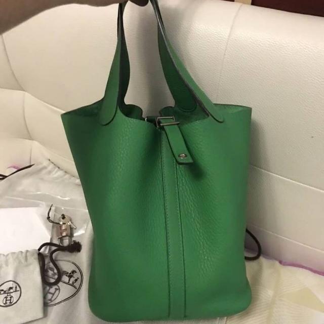 Hermes Picotin 18 Biscuit in GHW, Women's Fashion, Bags & Wallets, Purses &  Pouches on Carousell