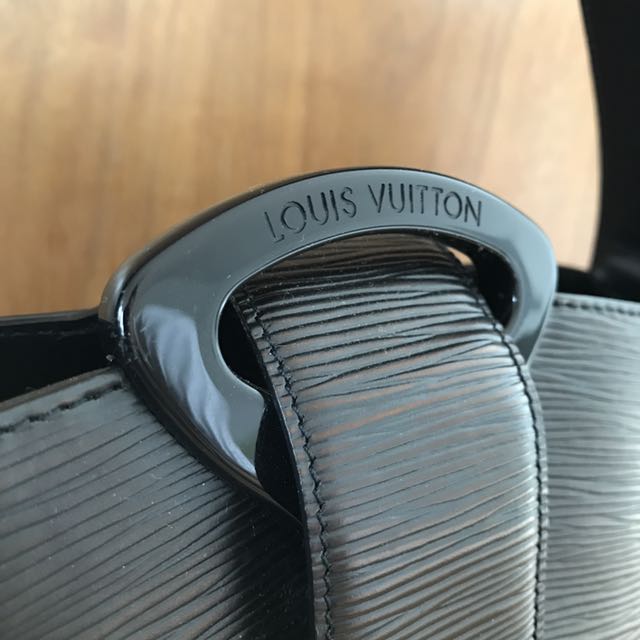 Gray Louis Vuitton Epi Reverie Shoulder Bag – Designer Revival