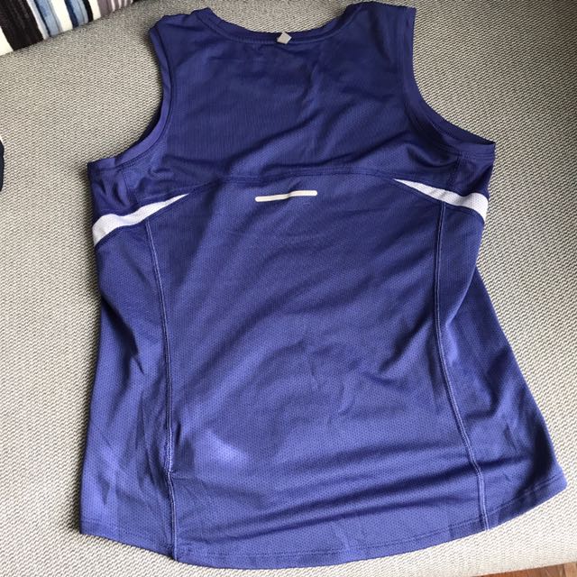 Nike （分類：波鞋）位於 Hong Kong。 由 momo001 提交（商品編號 112887513，圖片 3）。簡介： 。
