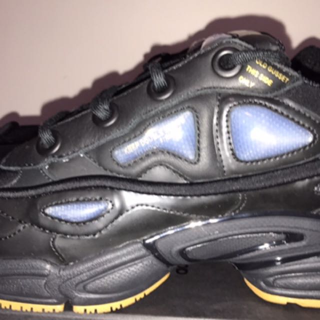 Raf simons cheap ozweego 2 bunny