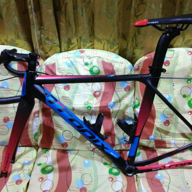 Tropix frame shop