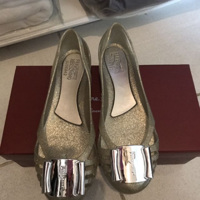 Salvatore Ferragamo Bermuda Jelly Flats Size 35 Glitter Gray