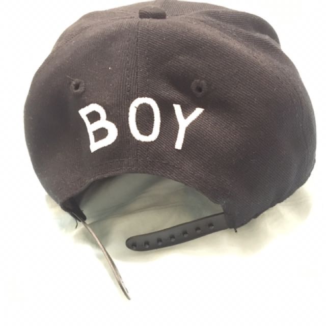 Snapback (Category: Caps & Hats) located in Singapore. Submitted by paradxse (Listing ID 112942927, Image 4). Description: .