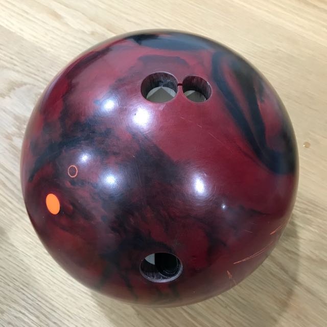 11.8lb Hammer Black Widow Pearl Bowling Ball, Sports Equipment, Sports