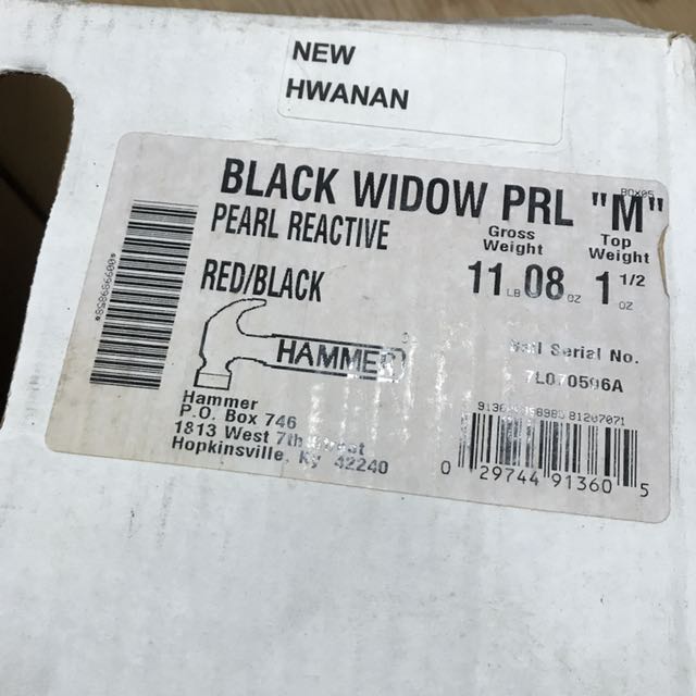 11.8lb Hammer Black Widow Pearl Bowling Ball, Sports Equipment, Sports