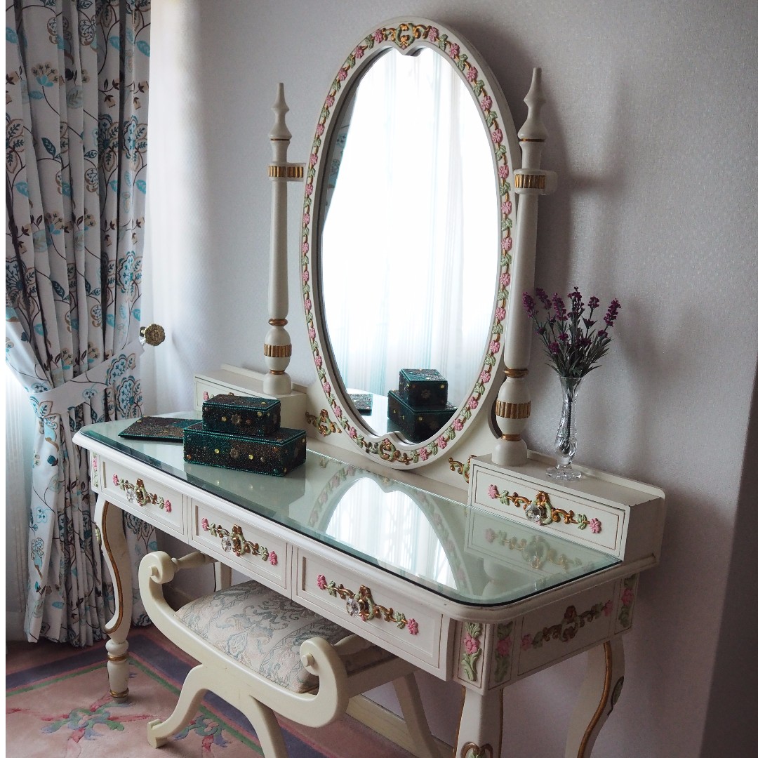 A French classical table for a boudoir.