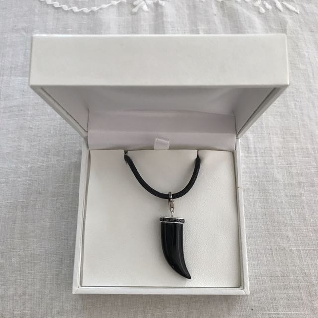 Thomas sabo deals tooth charm