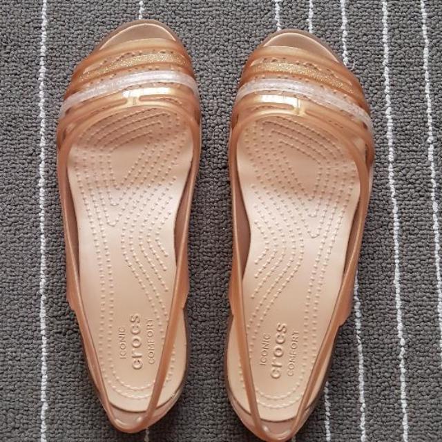 crocs huarache flat jelly sandals
