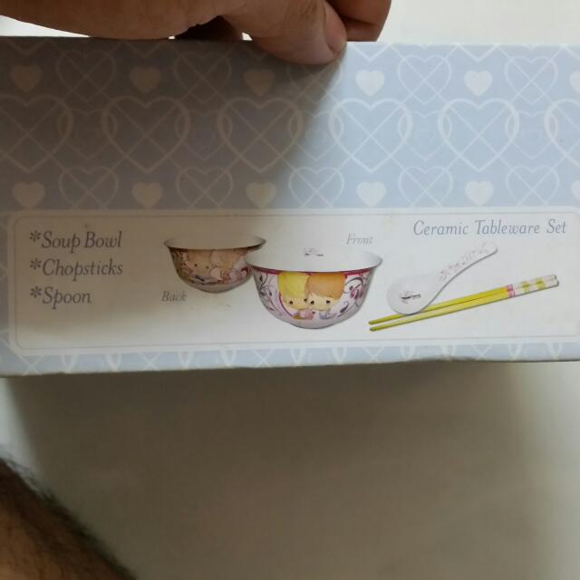 Ceramic Tableware Set (Category: Other Kitchen Appliances) located in Singapore. Submitted by chris1310 (Listing ID 113146459, Image 3). Description: .