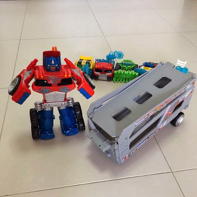 transformers rescue bots optimus prime rescue trailer by hasbro