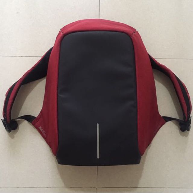 bobby backpack red