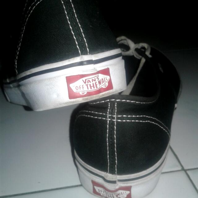Perbedaan vans 2025 authentic dan era