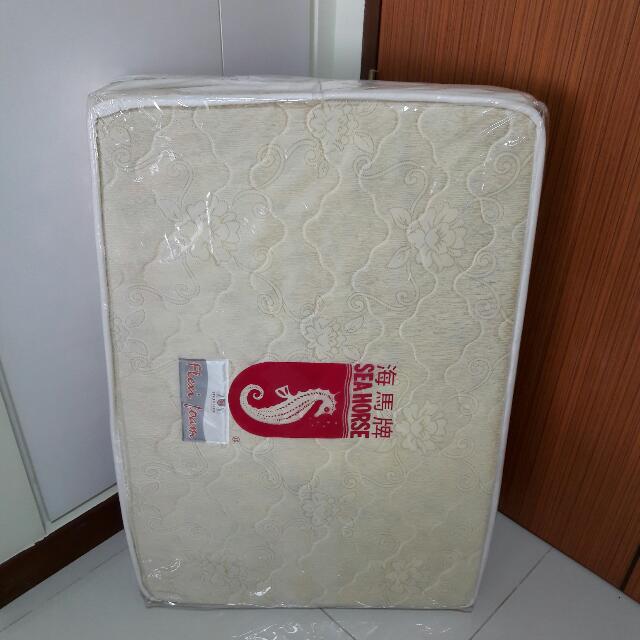 25 Stylemaster Flexi Foam 3 Fold Mattress Not Seahorse