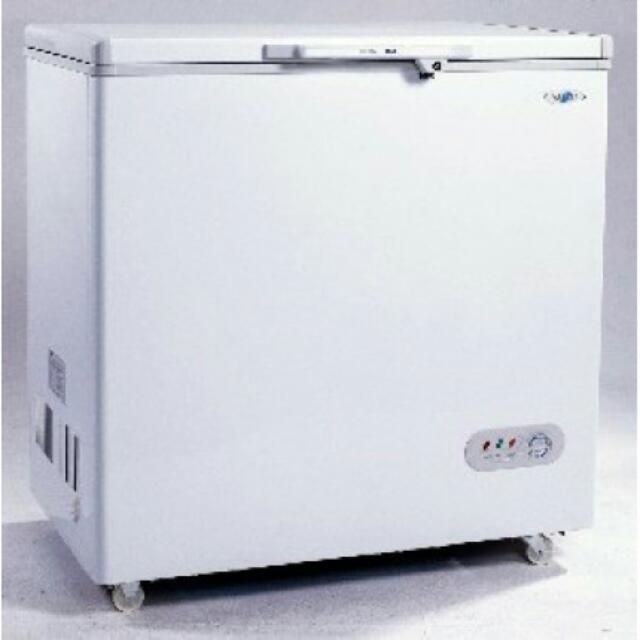 Chest Freezer 170L (with Rollers and Lock), TV & Home Appliances, Kitchen Appliances