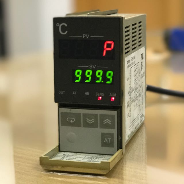 OMRON E5EX-A TEMPERATURE CONTROLLER