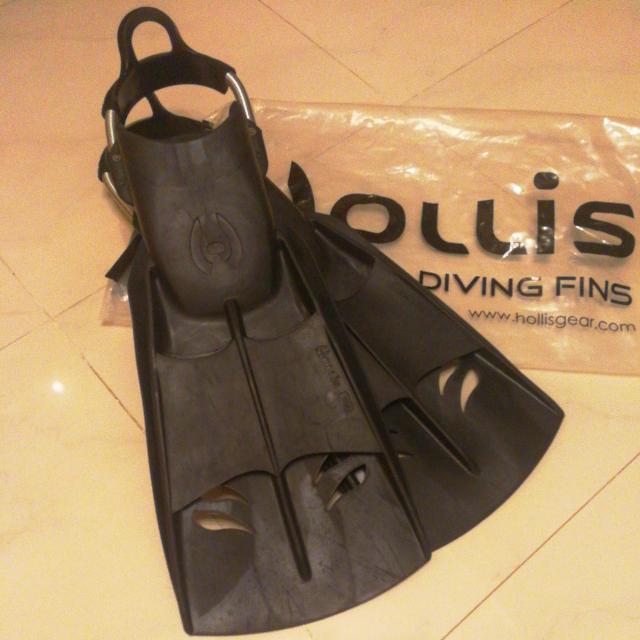 hollis f2 fins