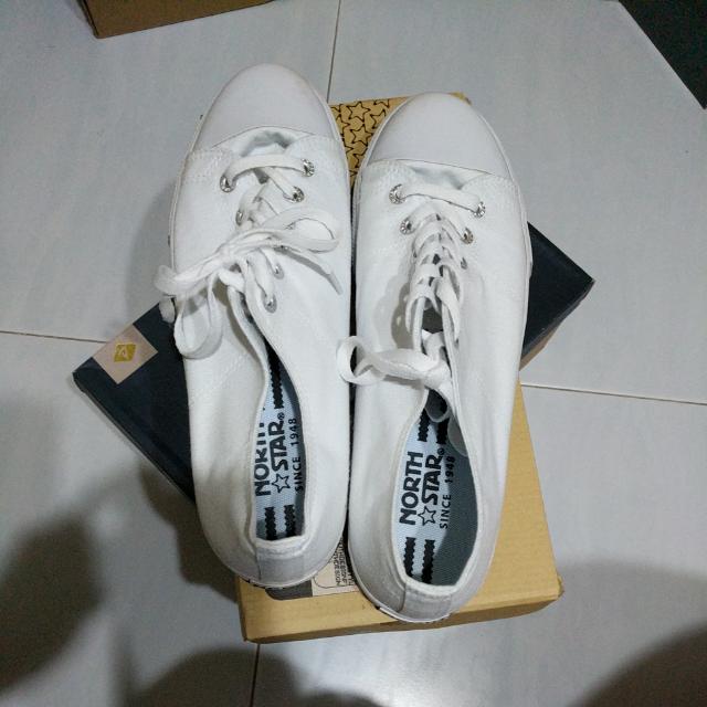 BNIB North Star White Shoes, Men's Fashion, Footwear, Sneakers on Carousell