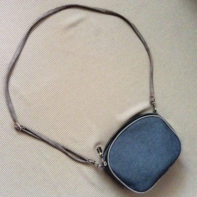 egg sling bag price