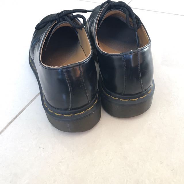dr martens shoes size 5