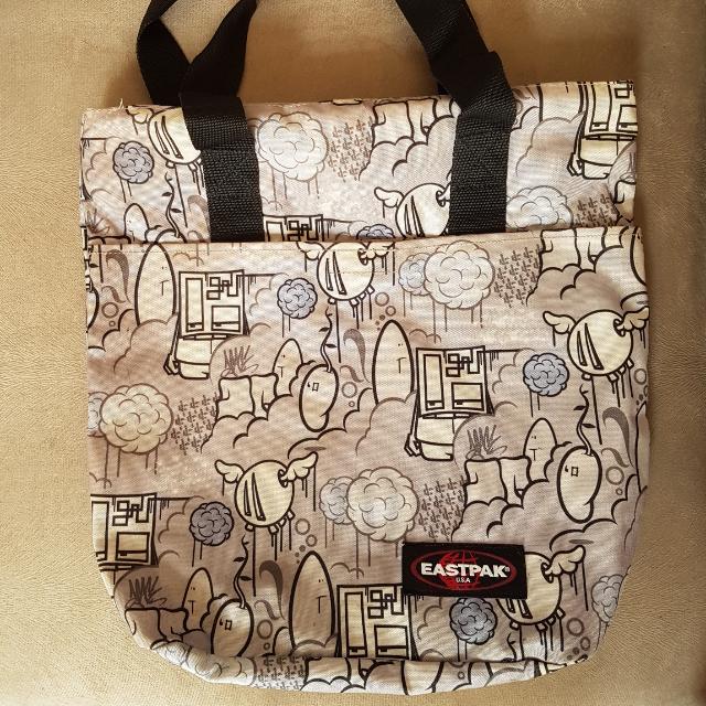Eastpak Shopper Bag, Fesyen Wanita, Tas \u0026 Dompet di Carousell