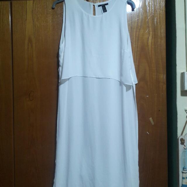Dress (Category: Dresses) located in Singapore. Submitted by jeirine (Listing ID 113682089, Image 1). Description: Size: L / EU 40 / UK 12 / US 8.
