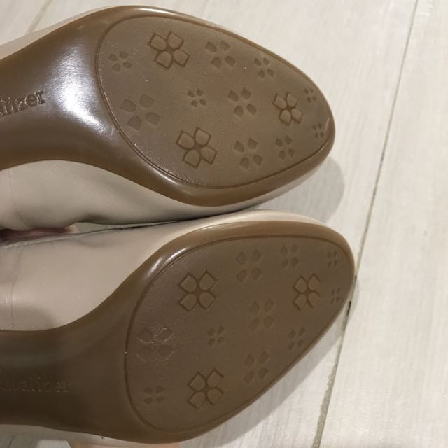 naturalizer nude heels