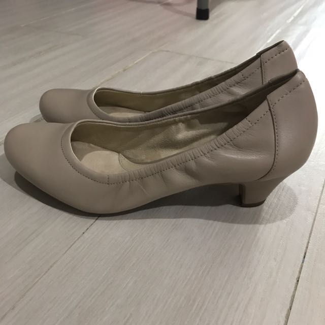 naturalizer nude heels
