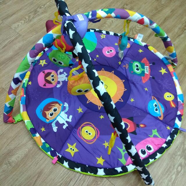Lamaze space symphony 2024 motion gym setup