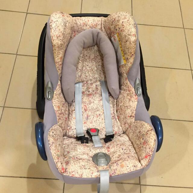 poll nood applaus Infant Car Seat - Maxi Cosi Pebble (Pop Violet Edition), Babies & Kids,  Going Out, Car Seats on Carousell