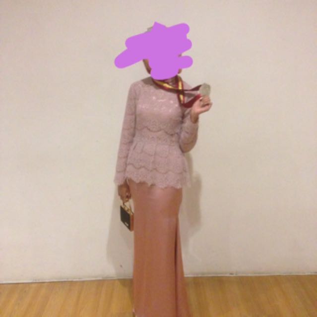 Kebaya Modern Long Dress Fesyen Wanita Pakaian Wanita Di Carousell Dress kebaya brokat ini dikombinasikan dengan kain adat tradisional yang kaya corak dan budaya. kebaya modern long dress