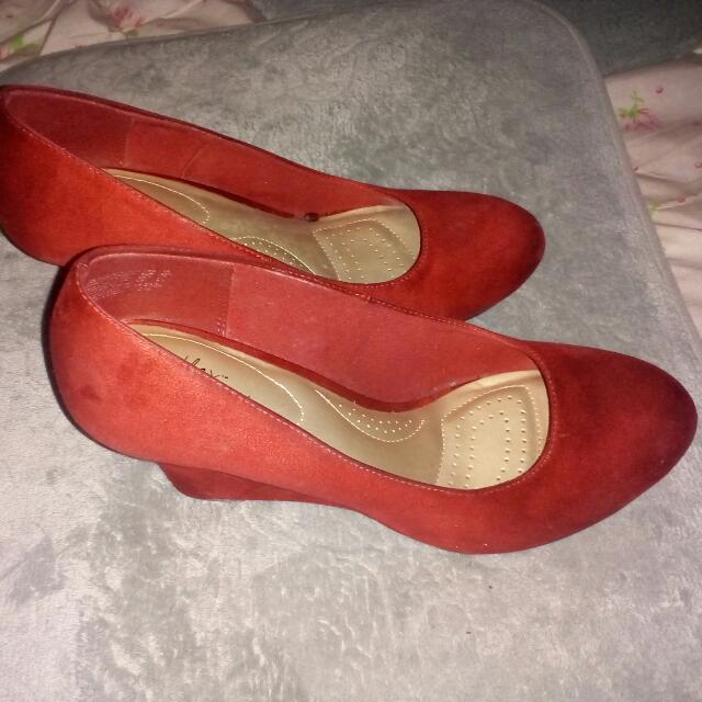 Payless Wedge, Women's Fashion, Footwear, Wedges on Carousell