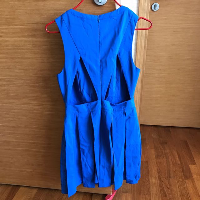Saint Shylo Cut Out Dress Women S Fashion Tops Sleeveless On Carousell