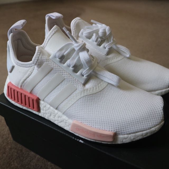 nmd r1 white pink